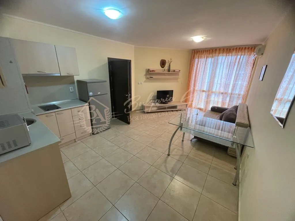 Двухкомнатная квартира с видом на бассейн в комплексе «Аполлон-6», Равда