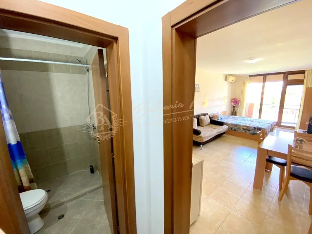 Квартира-студия в комплексе "Палм Марина" Равда - частичный вид на море