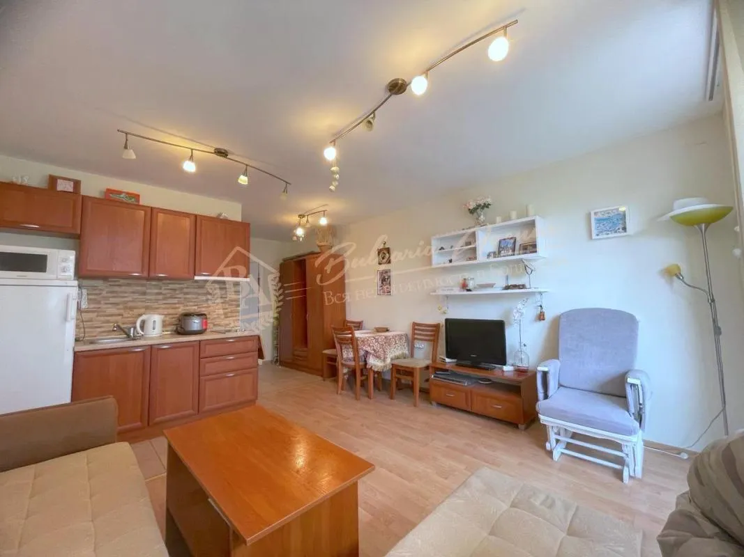 Квартира-студия в комплексе "Краун Форт", Святой Влас