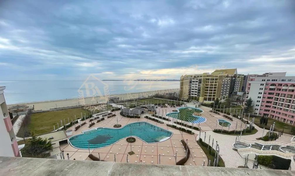 Двухкомнатная квартира в апарт-отеле "4* MAJESTIC" на первой береговой линии курорта Солнечный берег