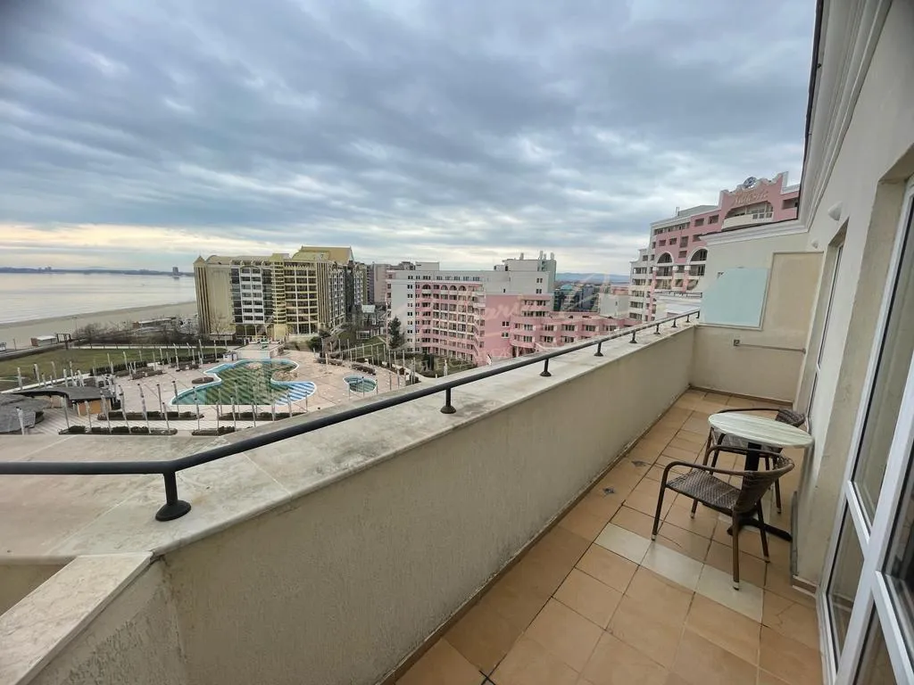 Двухкомнатная квартира в апарт-отеле "4* MAJESTIC" на первой береговой линии курорта Солнечный берег