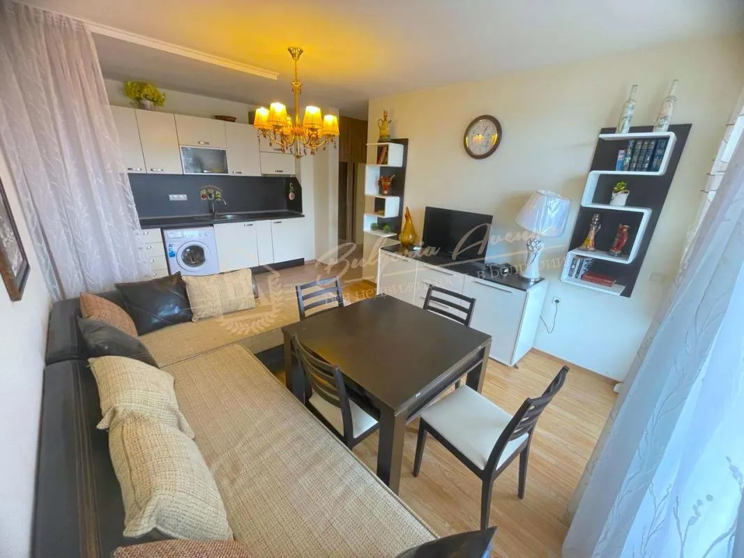 Уютный трехкомнатный апартамент в «Холидей Форт» Солнечный берег