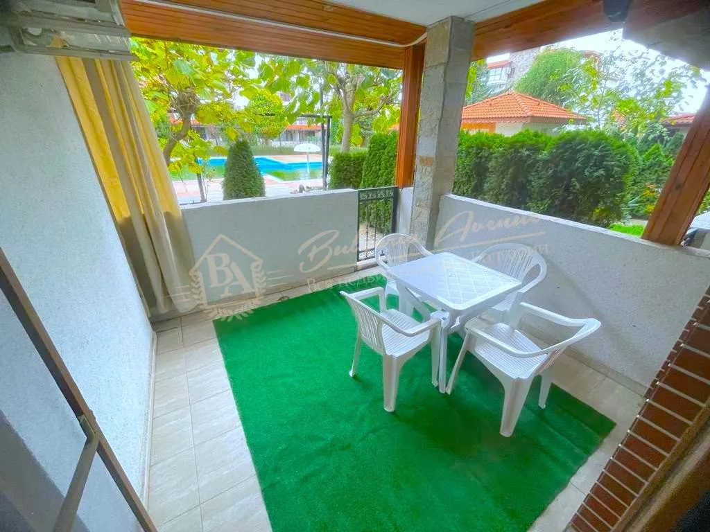 Великолепный трехкомнатный апартамент в комплексе «Аполлон-8», Равда