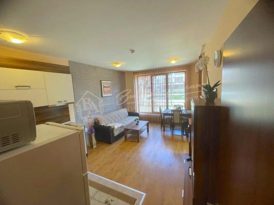 Великолепный трехкомнатный апартамент в комплексе «Аполлон-8», Равда