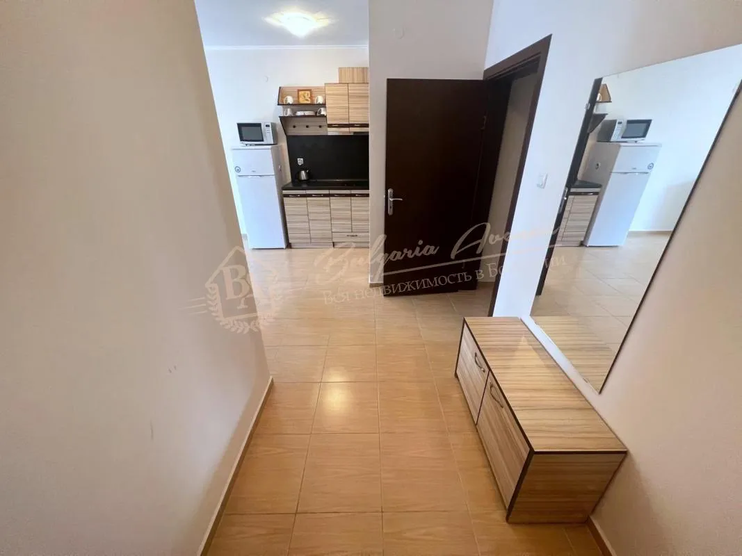 Просторный меблированный двухкомнатный апартамент в комплексе Аполлон-7, Равда