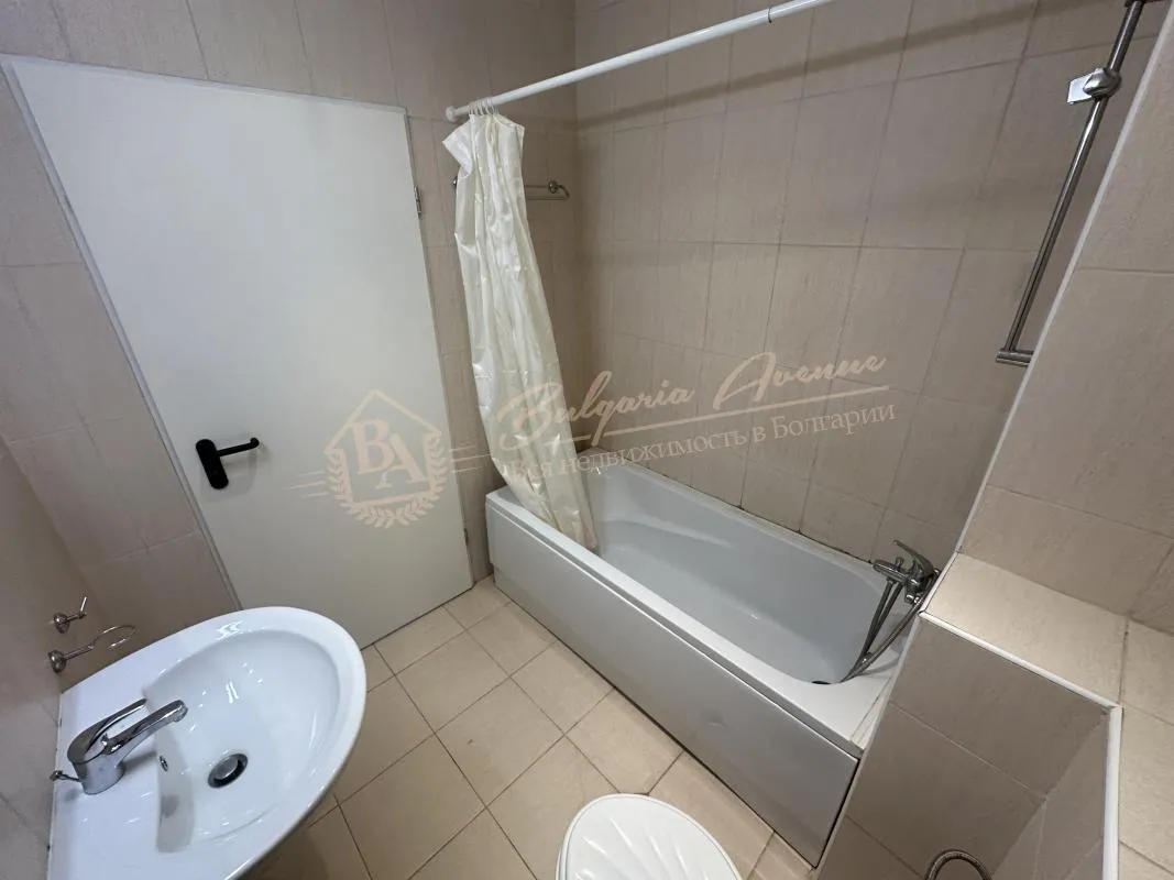 Просторный двухкомнатный апартамент в комплексе «Тракия», Солнечный берег.