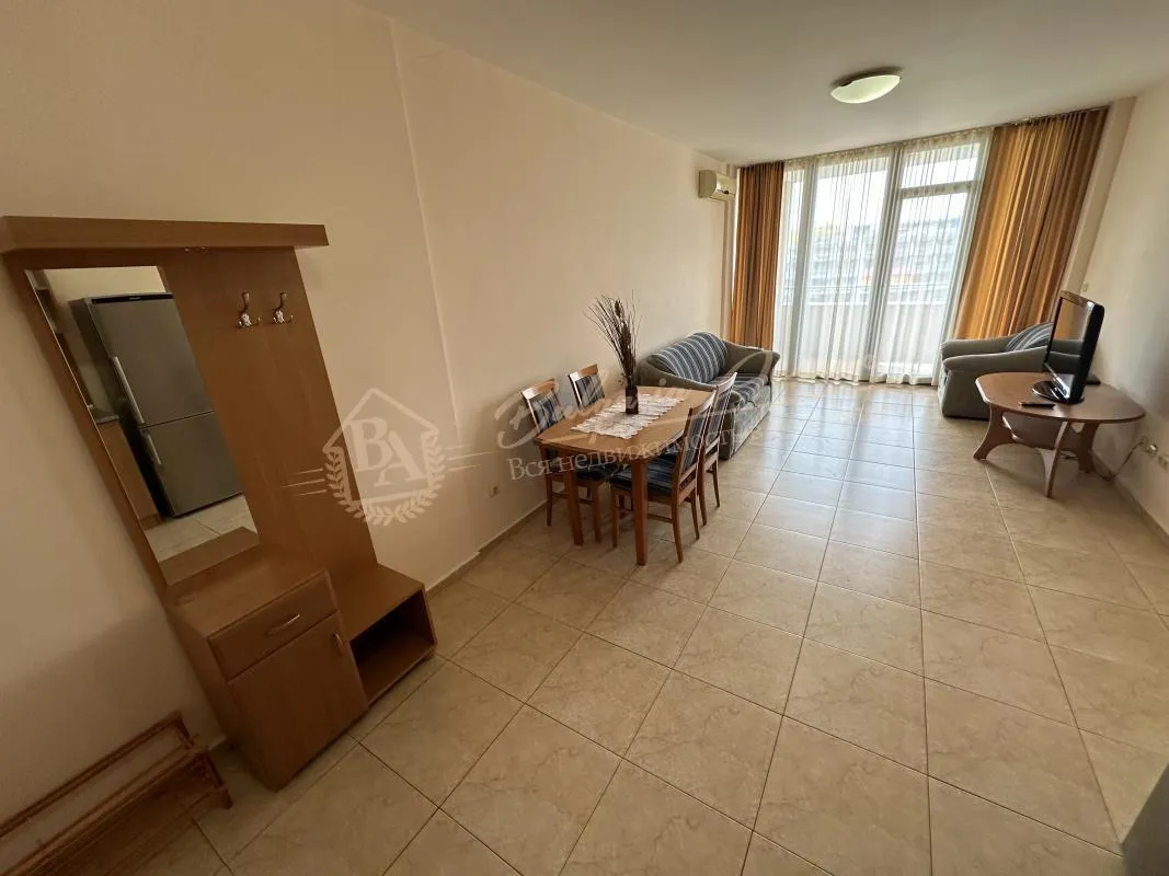 Просторный двухкомнатный апартамент в комплексе «Тракия», Солнечный берег.