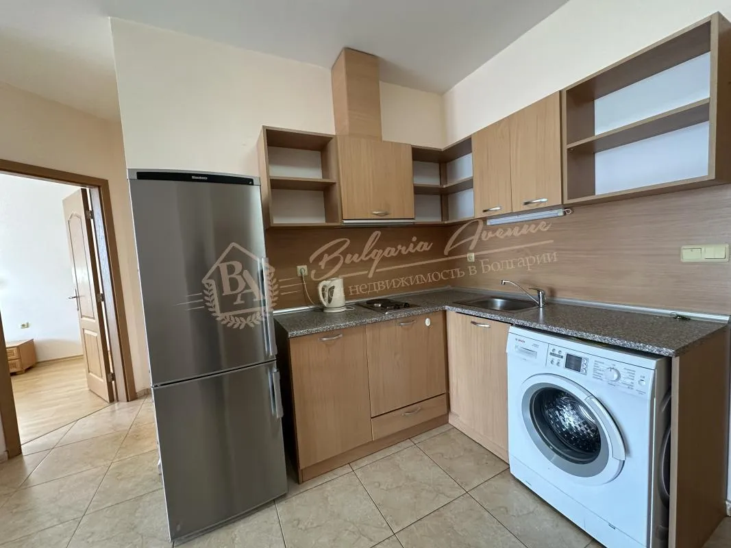 Просторный двухкомнатный апартамент в комплексе «Тракия», Солнечный берег.