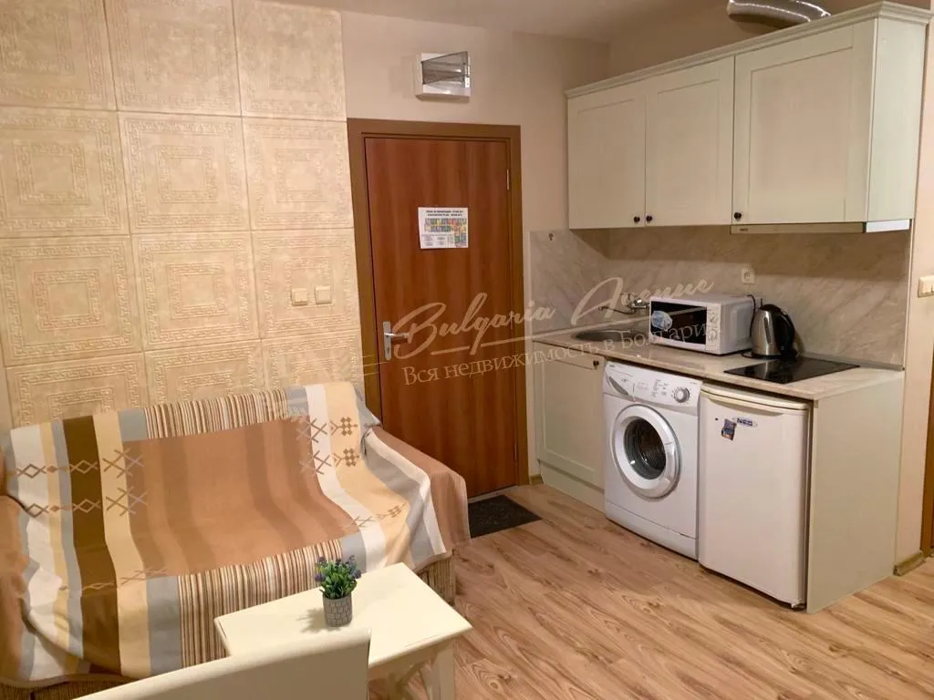 Компактный апартамент с двумя спальнями в элитном комплексе "Даун Парк", Солнечный берег