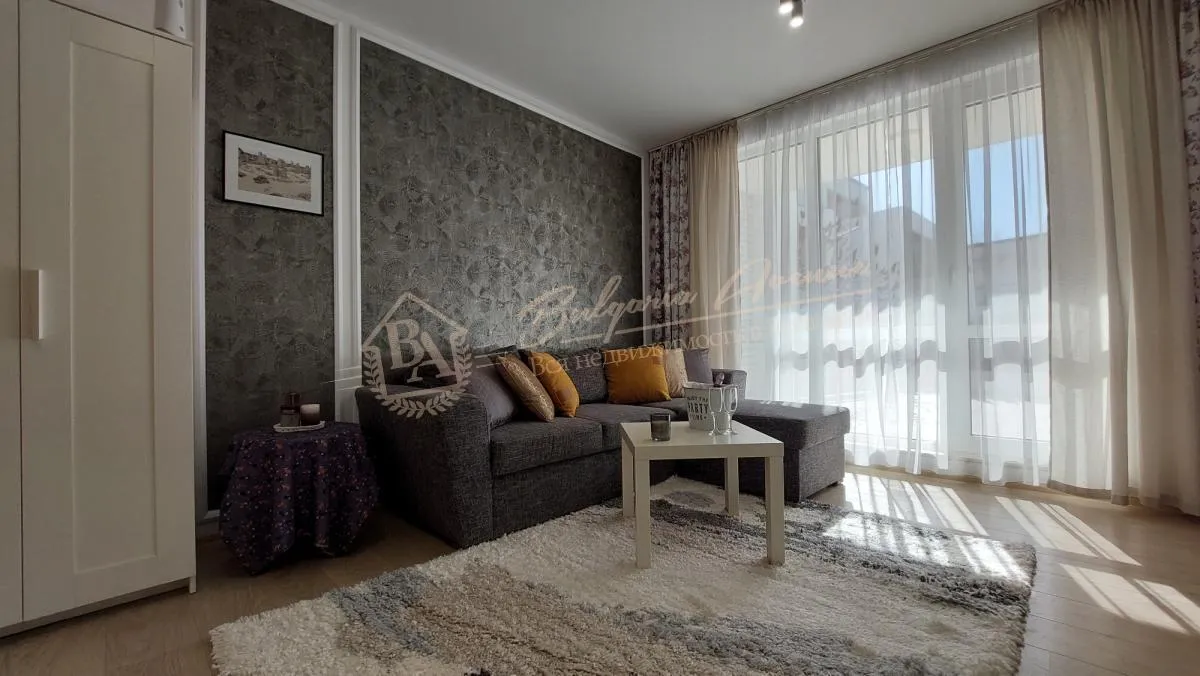 Двухкомнатная квартира с большой террасой в комплексе "Лас Бризас" Бургас Сарафово