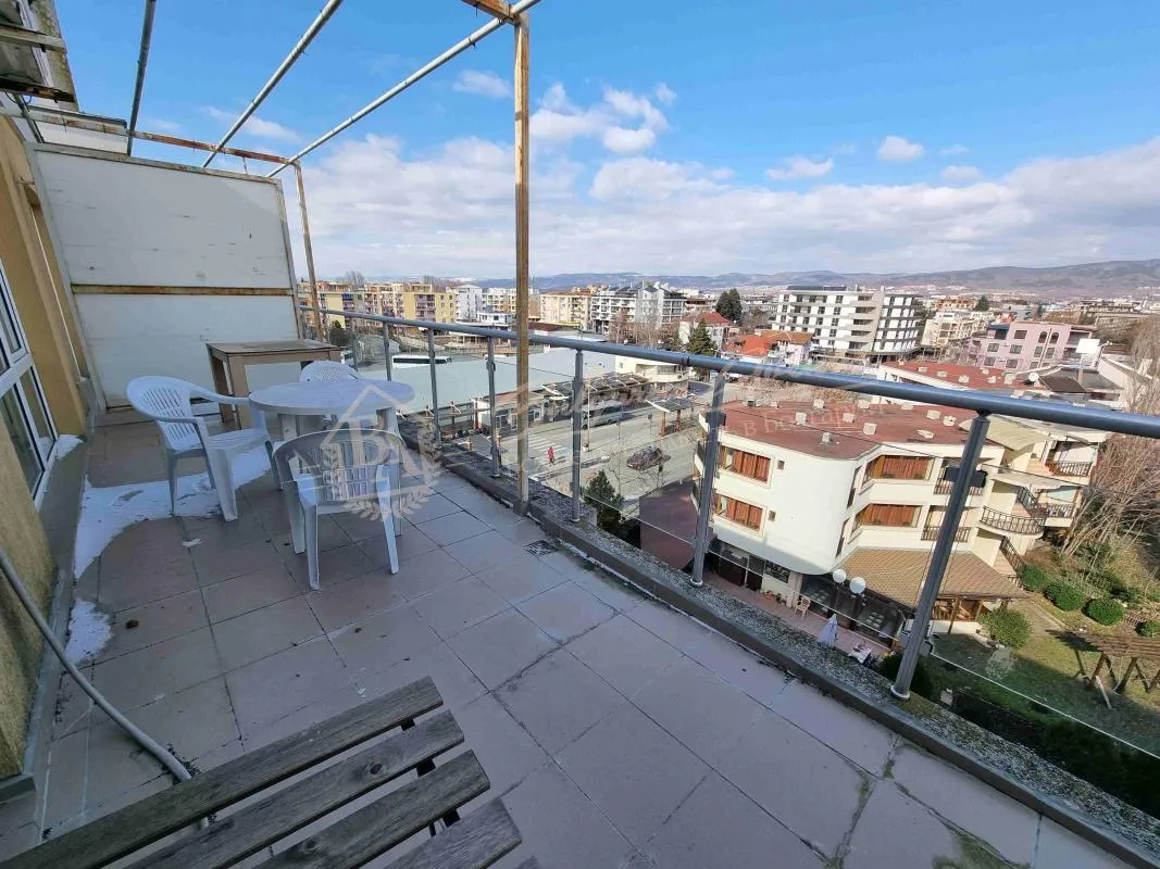 Двухкомнатная квартира в "Флорес Парк", Солнечный берег