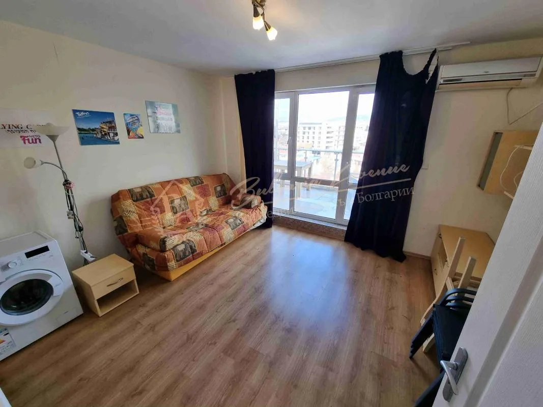 Двухкомнатная квартира в "Флорес Парк", Солнечный берег