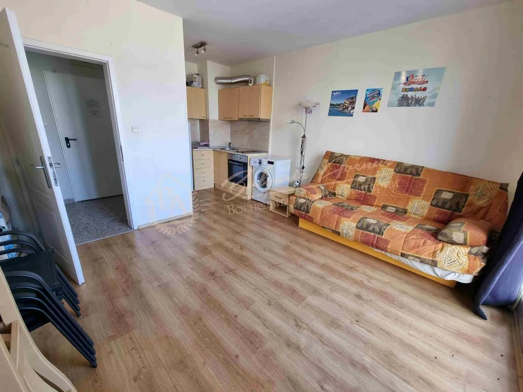 Двухкомнатная квартира в "Флорес Парк", Солнечный берег