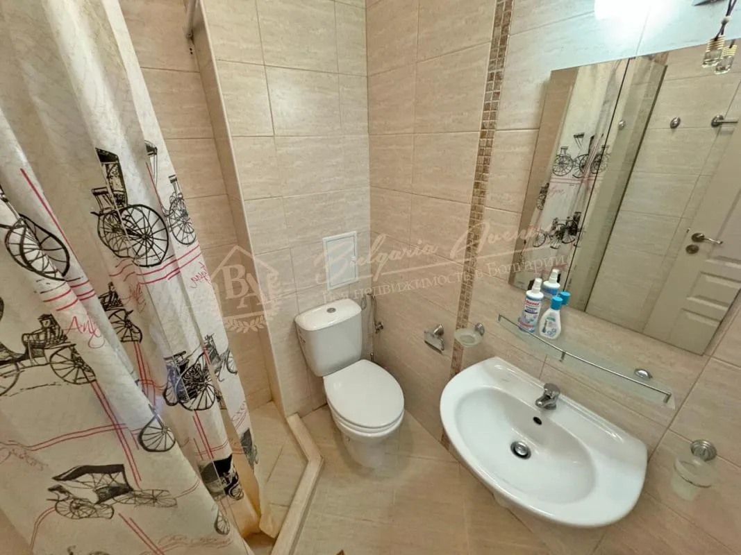 Двухкомнатный апартамент с видом на бассейн в Messembria Palace, Солнечный берег