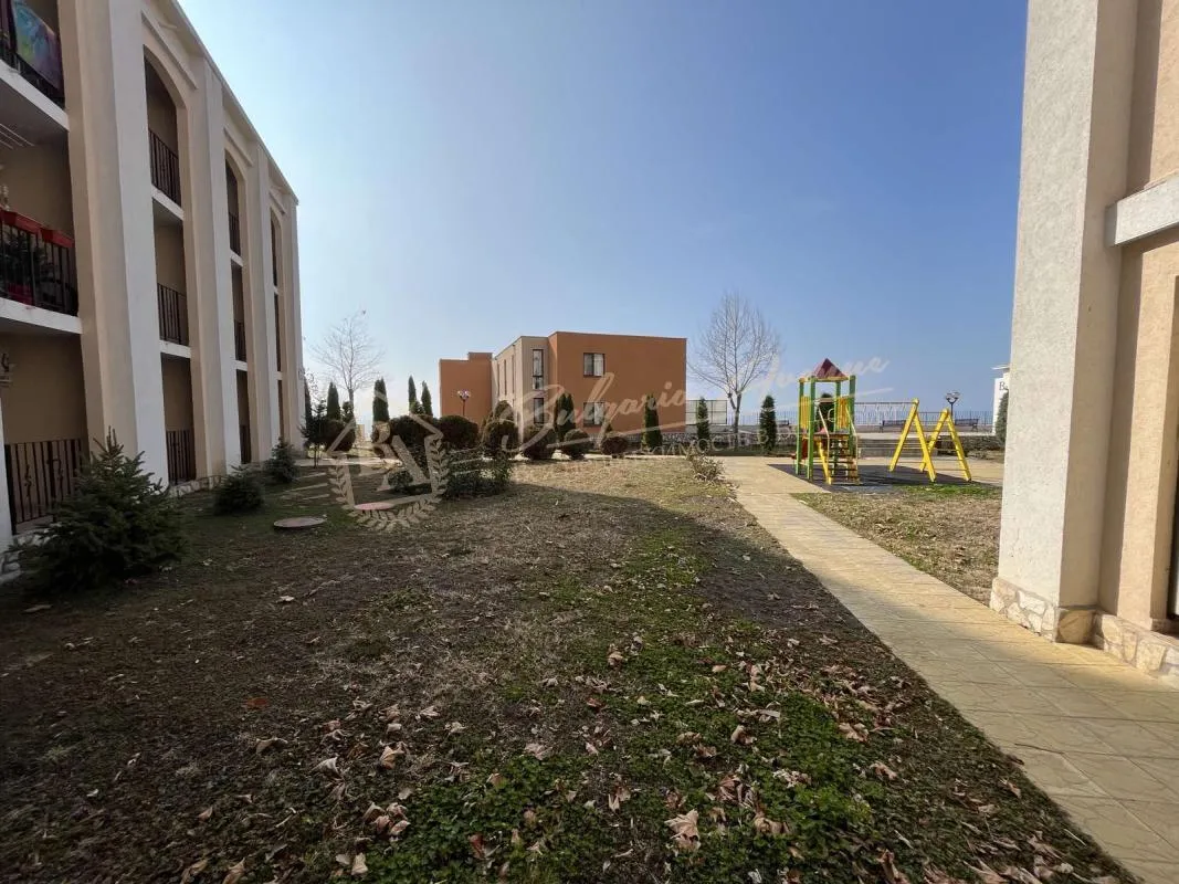 Двухкомнатная квартира на партере в комплексе Sea Fort Club Свети Влас