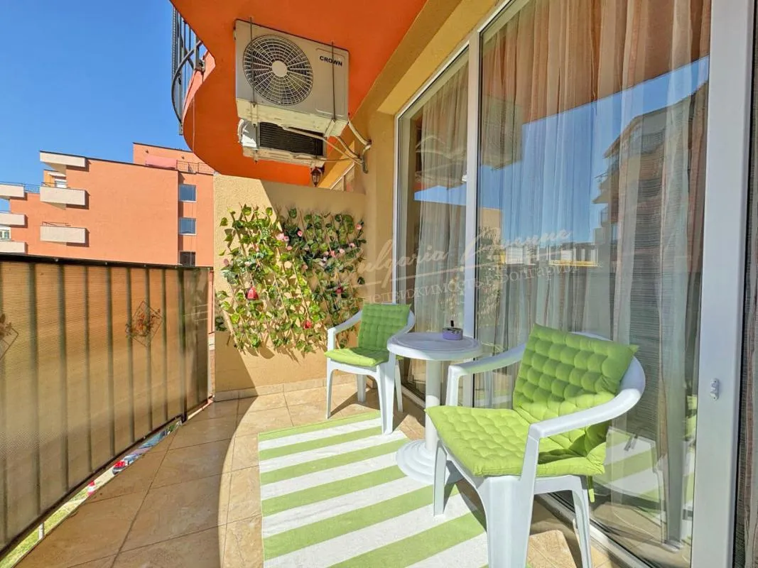 Студия с видом на бассейн в комплексе "Санни Вью Централ", Солнечный берег