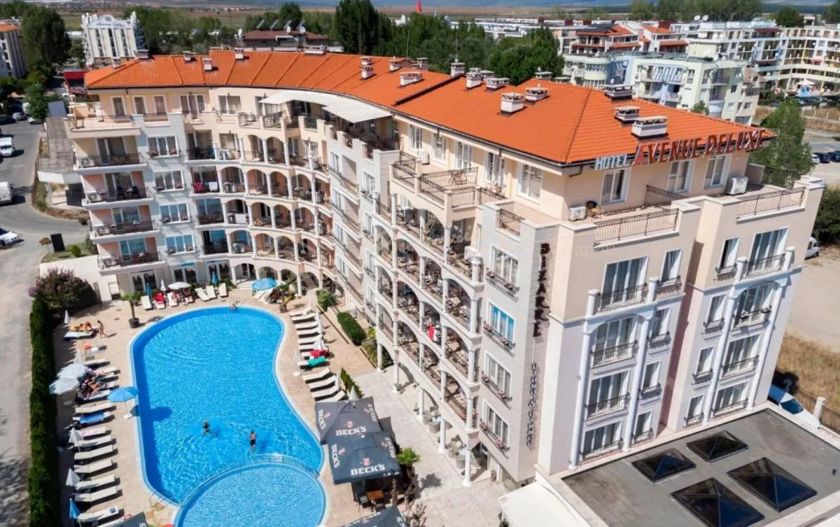 Меблированная квартира-студия в комплексе "Авеню Делюкс" Солнечный берег