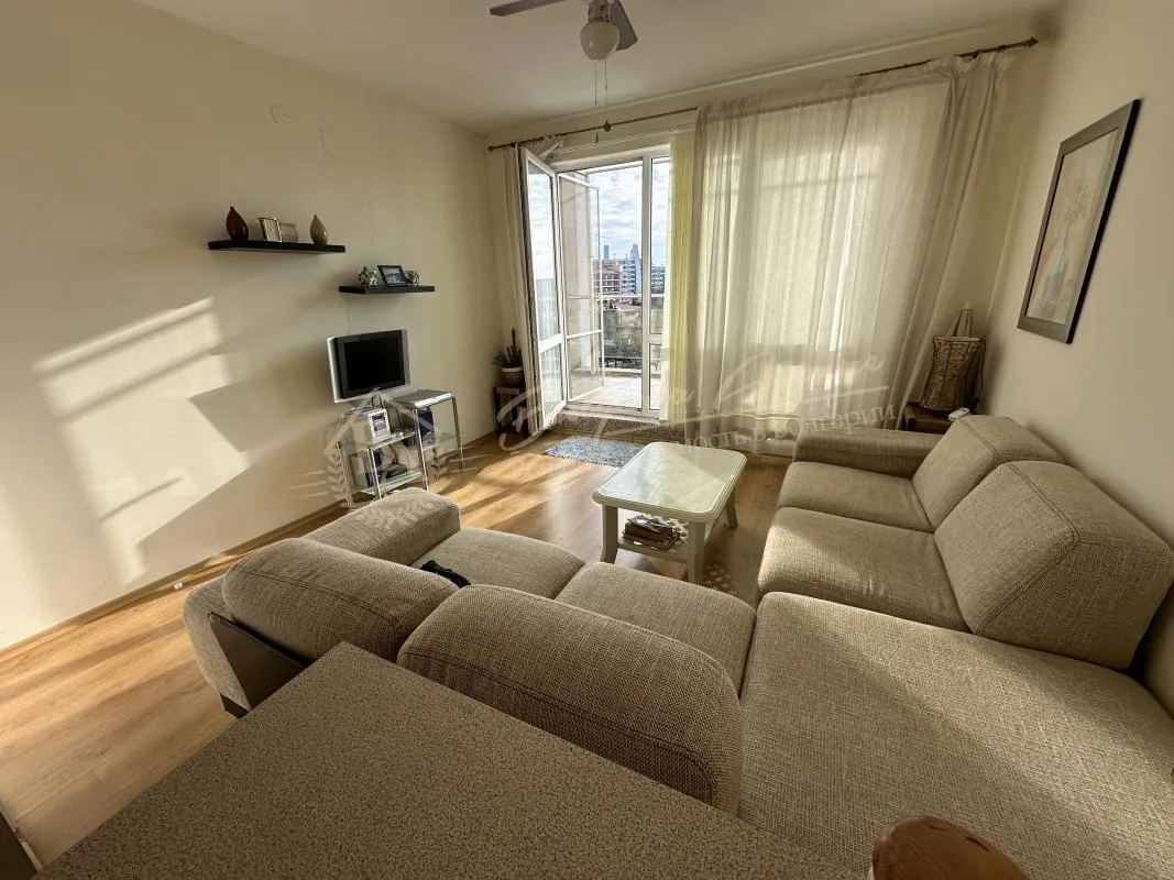 Просторный двухкомнатный апартамент в комплексе Flores Park, Солнечный берег