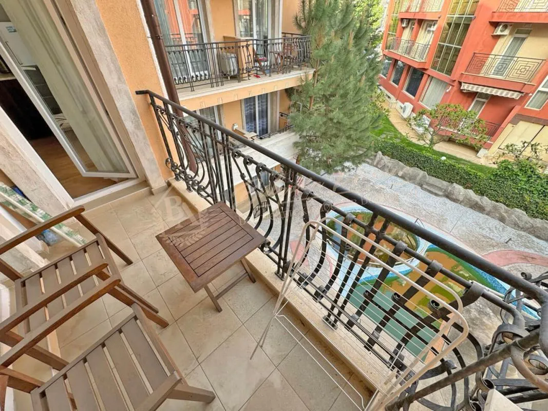 Уютная двухкомнатная квартира с видом на бассейн в комплексе Aphrodite 3, Солнечный берег