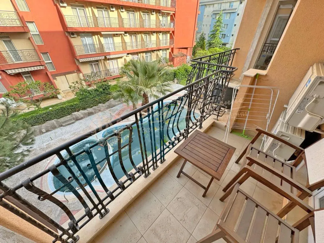 Уютная двухкомнатная квартира с видом на бассейн в комплексе Aphrodite 3, Солнечный берег