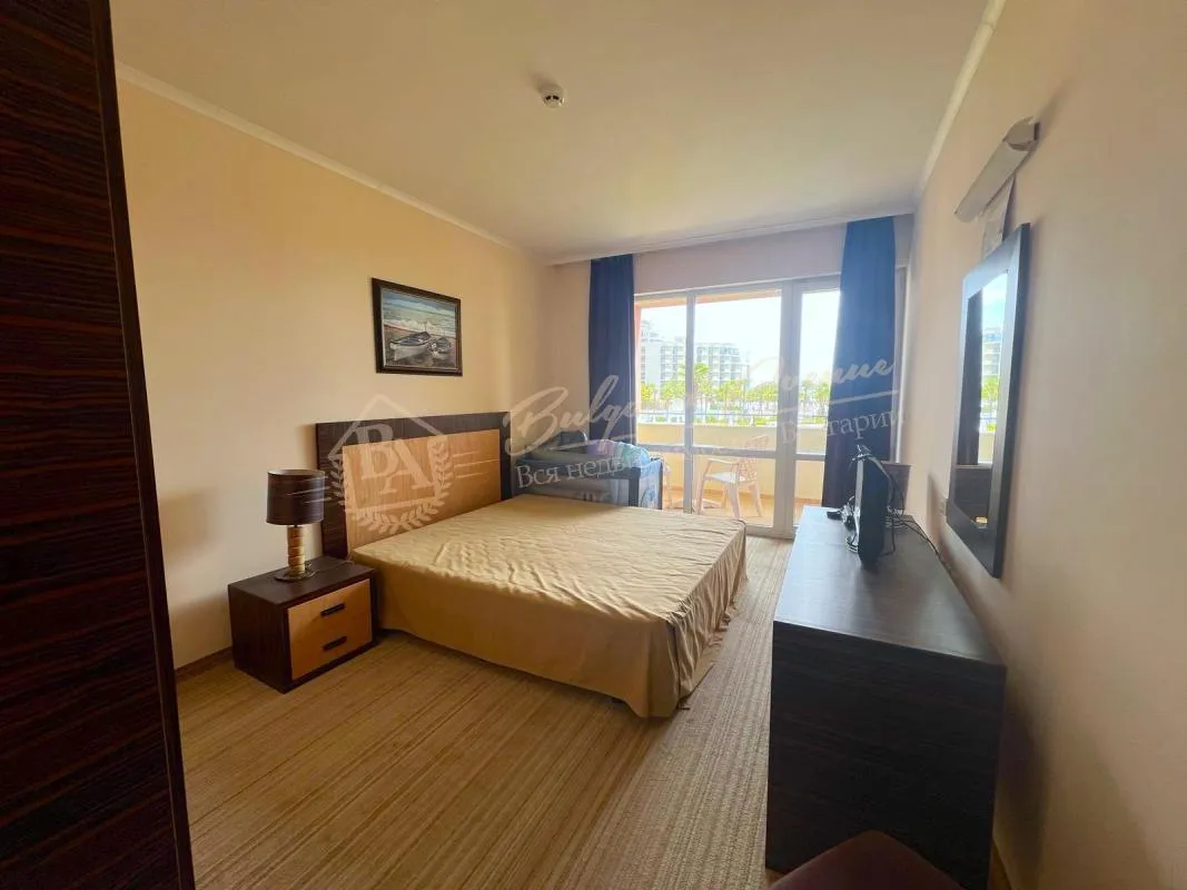 Двухкомнатный апартамент с частичным видом на море в 4* "МАДЖЕСТИК" Солнечный берег