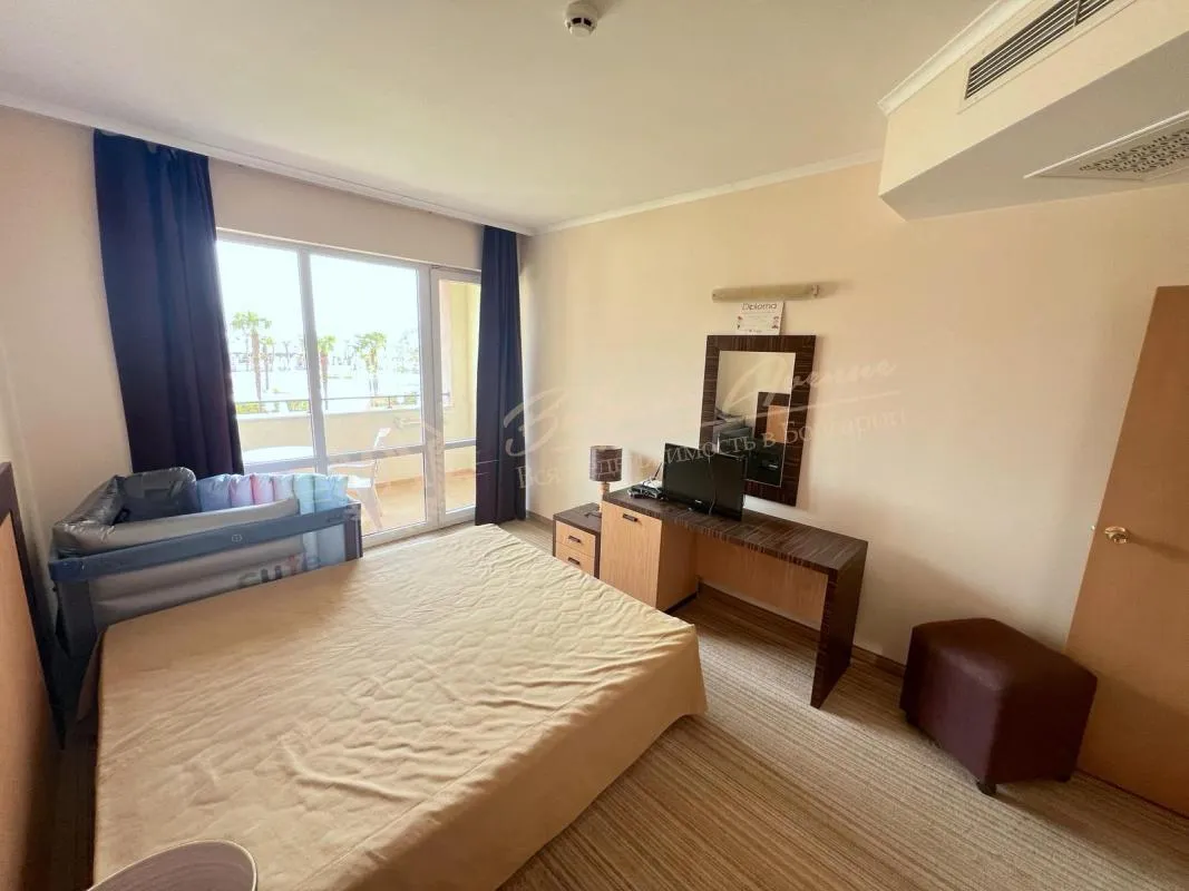 Двухкомнатный апартамент с частичным видом на море в 4* "МАДЖЕСТИК" Солнечный берег