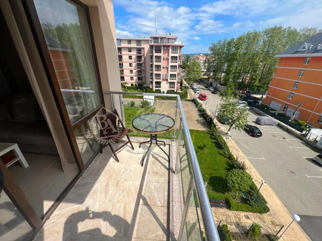 Светлый меблированный двухкомнатный апартамент в комплексе «Тарсис НОВА» Солнечный берег