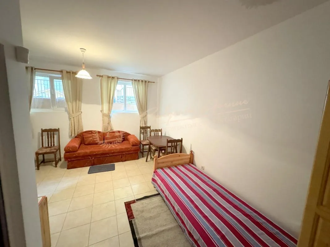 Квартира студия с минимальной таксой поддержки в центре г. Несебр