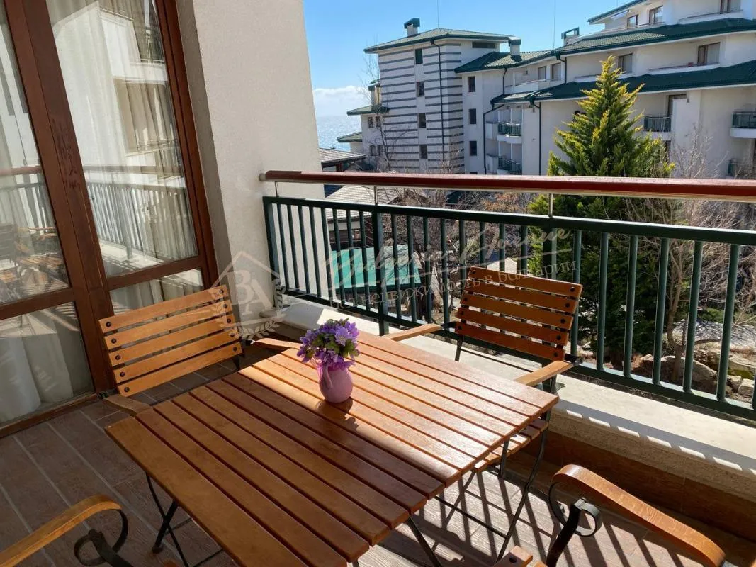 Апартамент с 3 спальнями в 5* комплексе "Эмеральд"