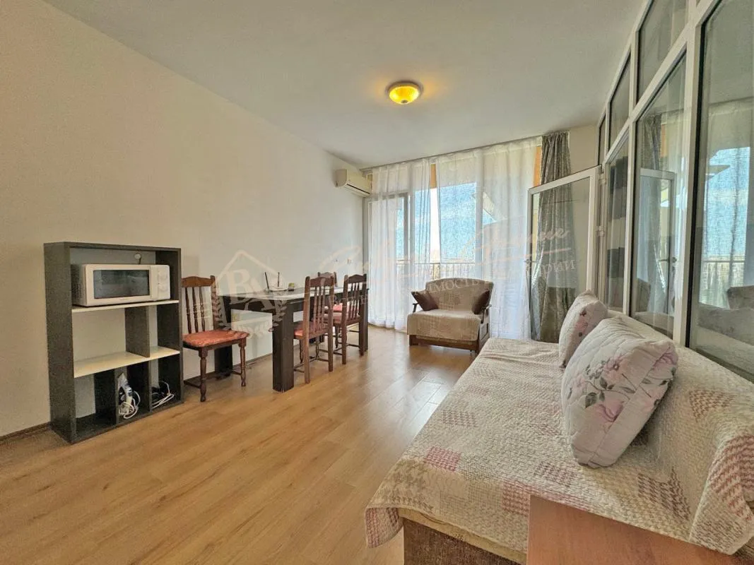 Продажа меблированного апартамента с 1 спальней в комплексе Sunny View South, Солнечный берег