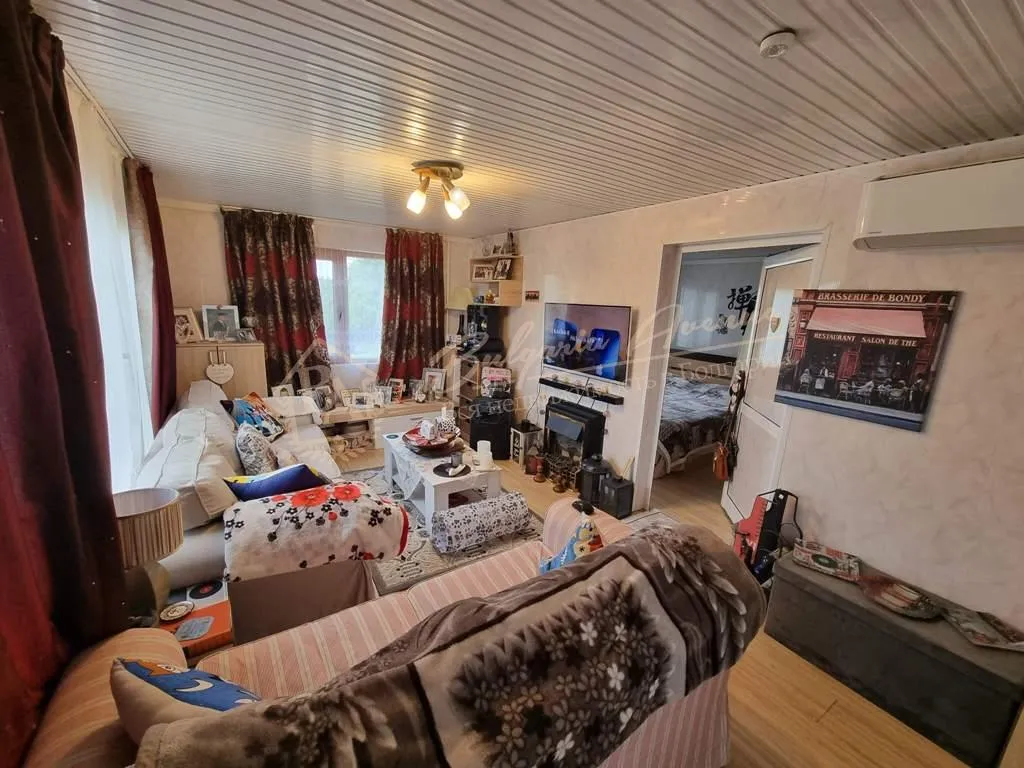 Дом с 2 спальнями в селе Оризаре