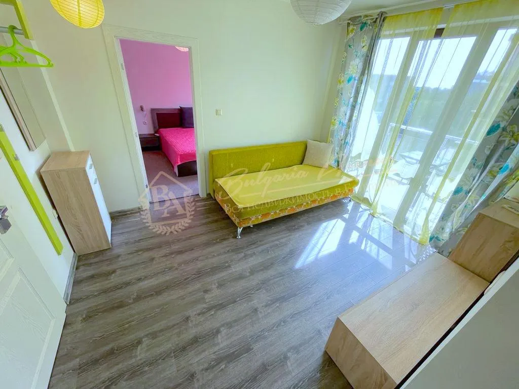 Уютный светлый двухкомнатный апартамент в комплексе «Тарсис» Солнечный берег.