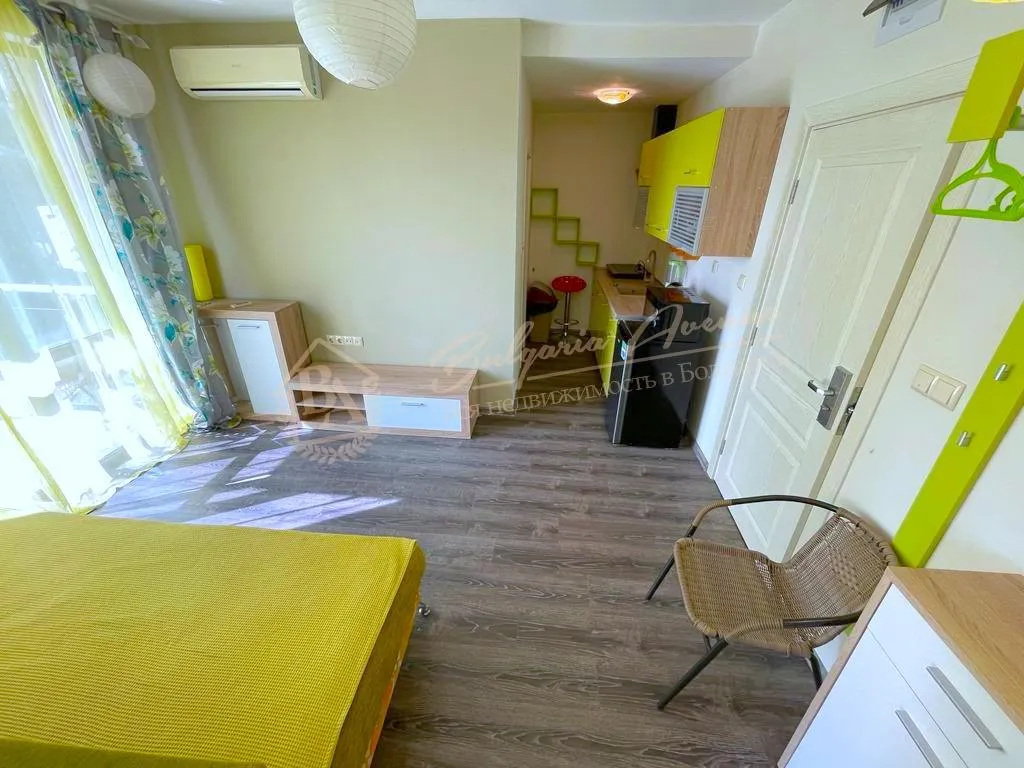 Уютный светлый двухкомнатный апартамент в комплексе «Тарсис» Солнечный берег.