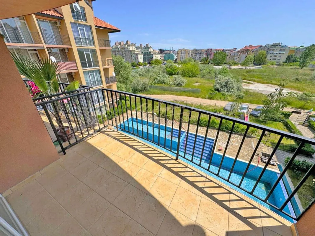 Двухкомнатная квартира в комплексе Sunny View South, Солнечный берег, 2 террасы