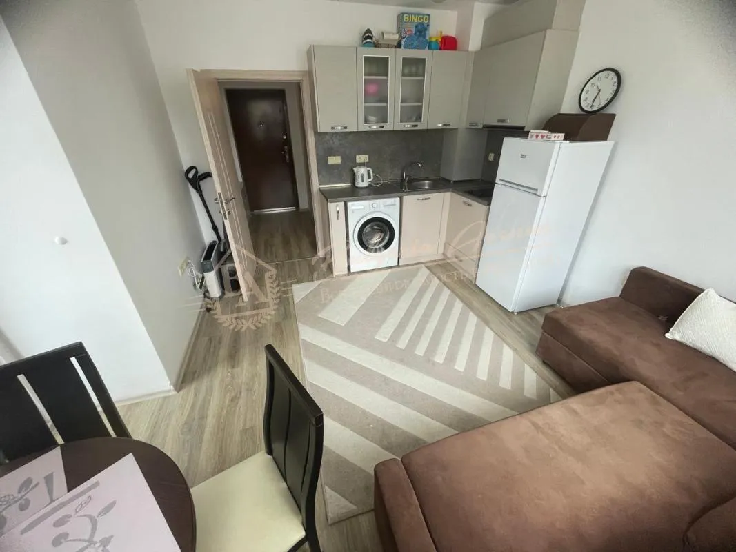 Уютный двухкомнатный апартамент с видом на бассейн в комплексе «Аполлон-9», Равда