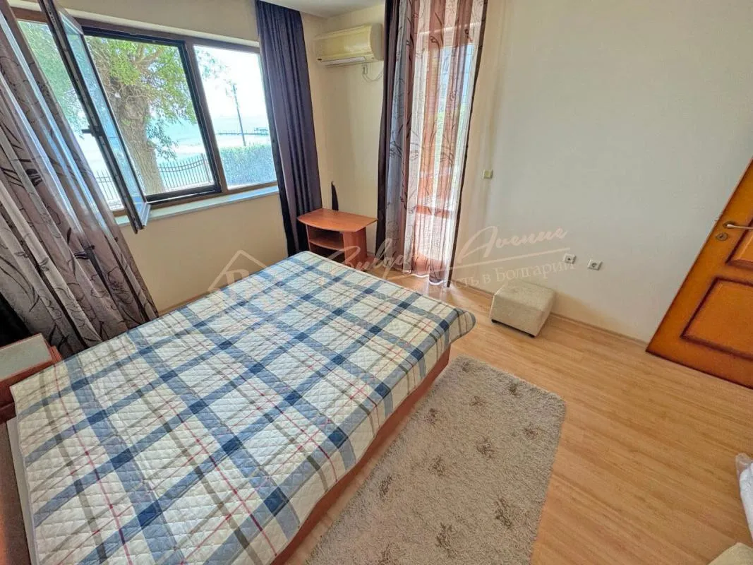 Меблированный апартамент с 1 спальней в Messambria Fort, Елените - вид на море!