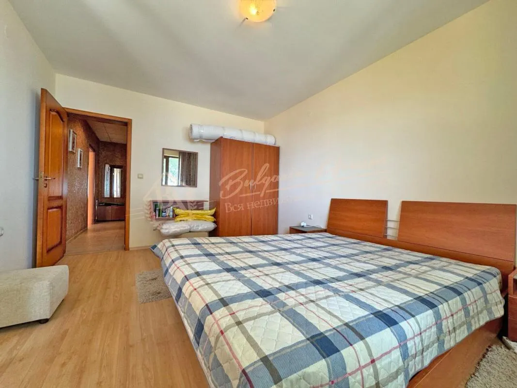 Меблированный апартамент с 1 спальней в Messambria Fort, Елените - вид на море!