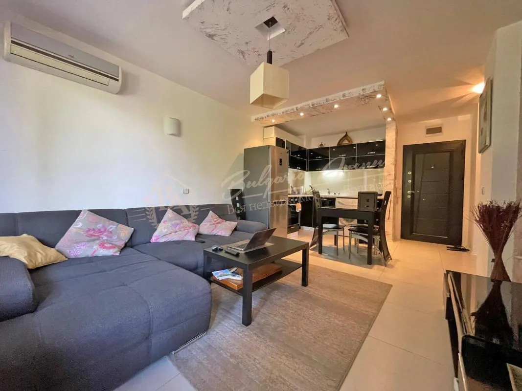 Апартамент с 1 спальней в комплексе "Рич" в Несебре