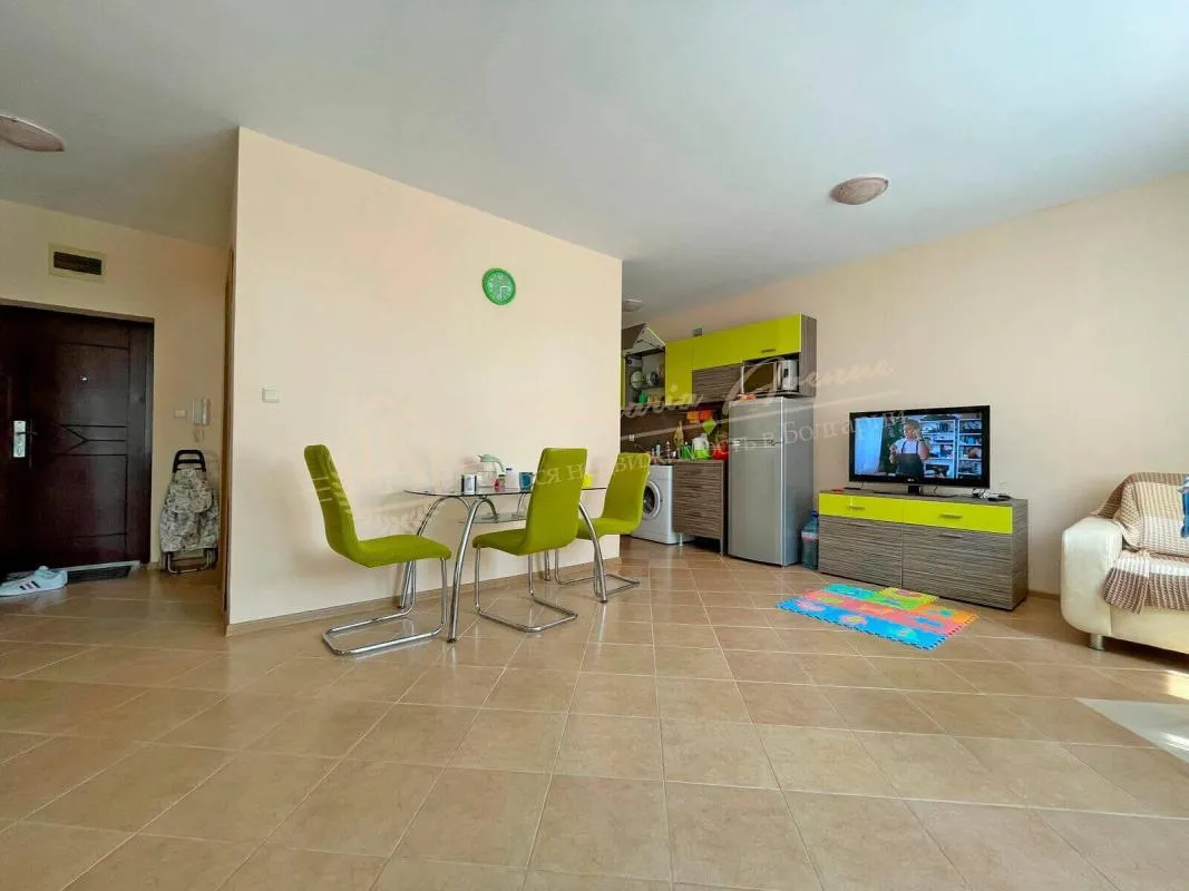 Апартамент с 2 спальнями в комплексе Balkan Breeze 2, Солнечный берег