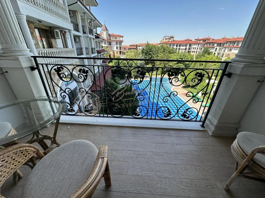 Элитная недвижимость -трёхкомнатная квартира в престижном жилом комплексе "Эстебан" Несебр