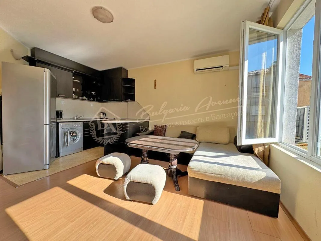 Апартамент с 1 спальней в жилом доме без таксы поддержки в Несебре