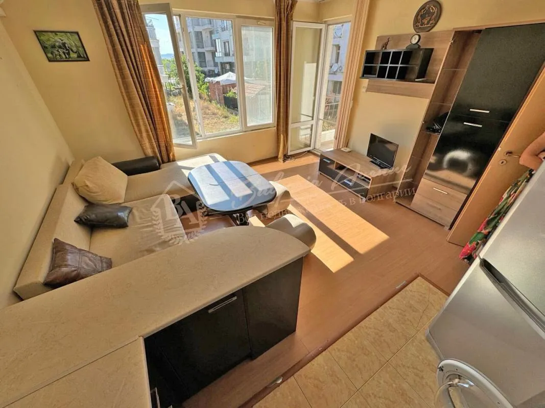 Апартамент с 1 спальней в жилом доме без таксы поддержки в Несебре