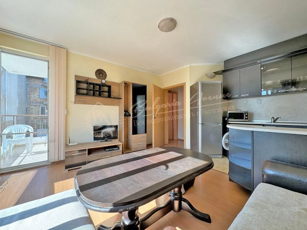 Апартамент с 1 спальней в жилом доме без таксы поддержки в Несебре