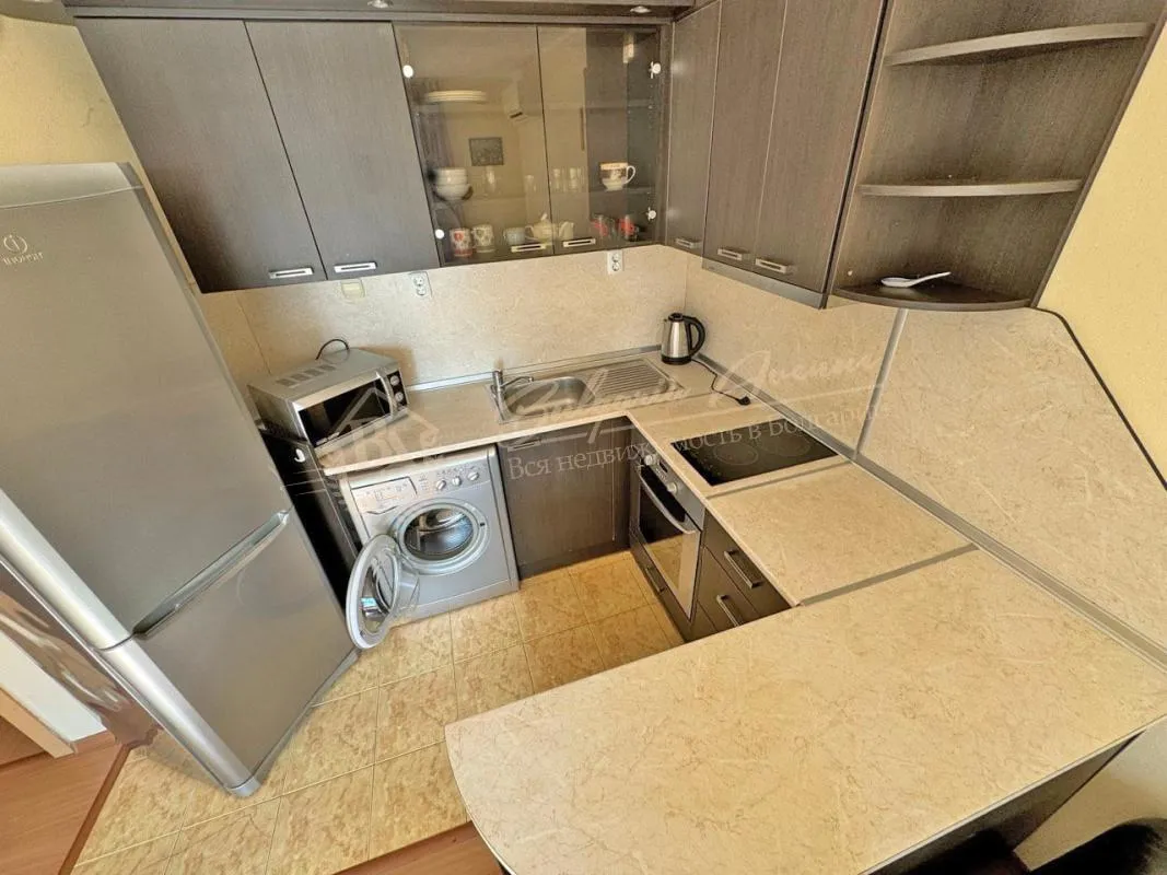 Апартамент с 1 спальней в жилом доме без таксы поддержки в Несебре