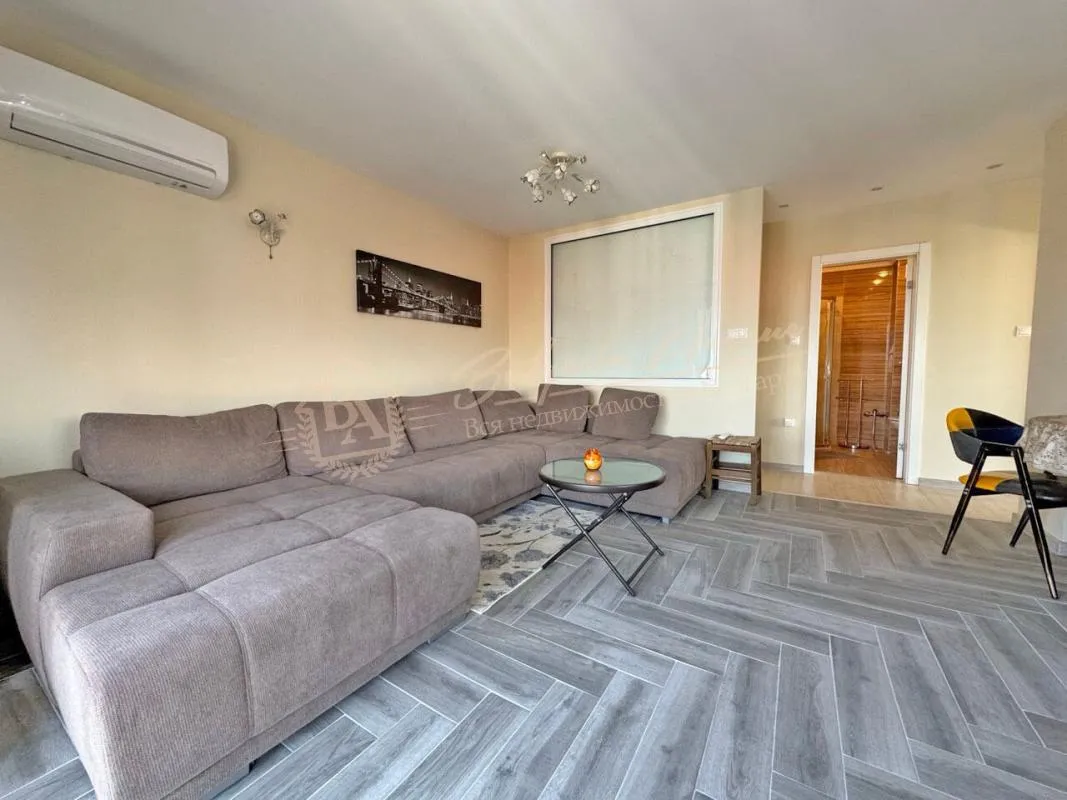 Двухкомнатная квартира с видом на море в комплексе Omega Resort, Равда