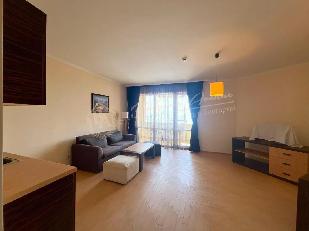 Двухкомнатный апартамент с панорамным видом на море в 4* "Маджестик" Солнечный берег