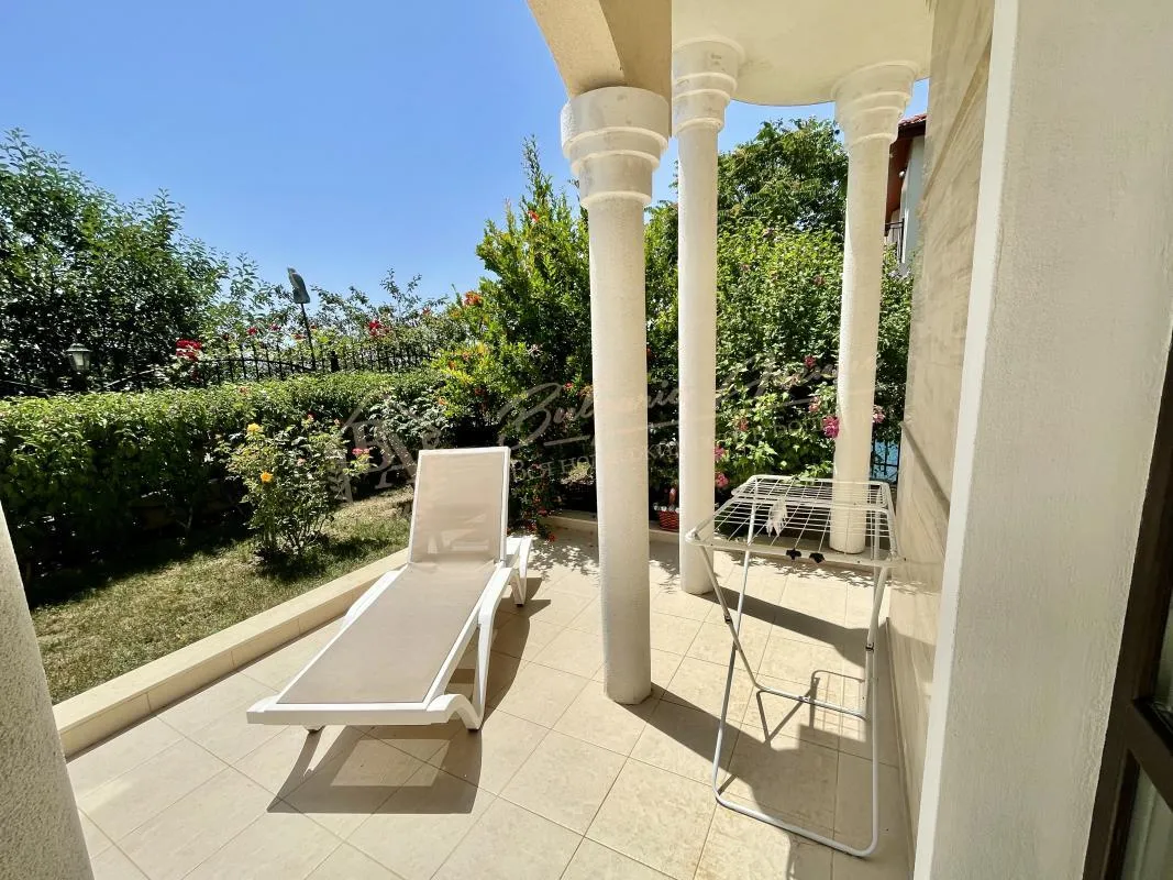 Комфортабельный дом в г. Святой Влас с отдельным участком и панорамным видом на море