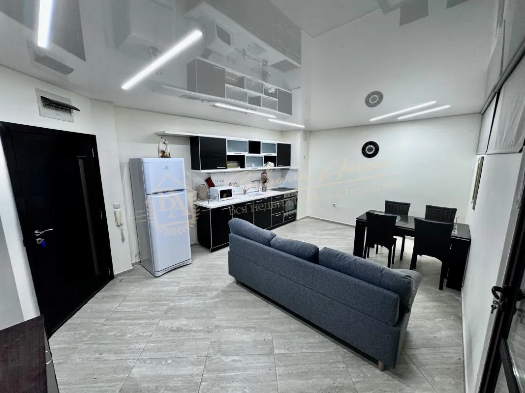 Трехкомнатный апартамент с видом на море в комплексе «Миллениум» Святой Влас