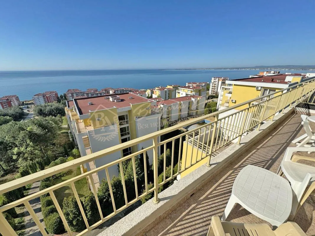 Апартамент с 1 спальней в комплексе "Краун Форт", Свети Влас - вид на море