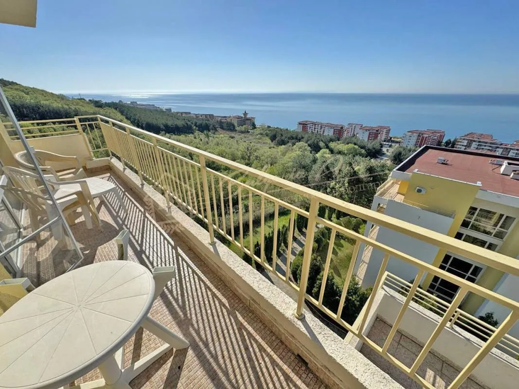 Апартамент с 1 спальней в комплексе "Краун Форт", Свети Влас - вид на море